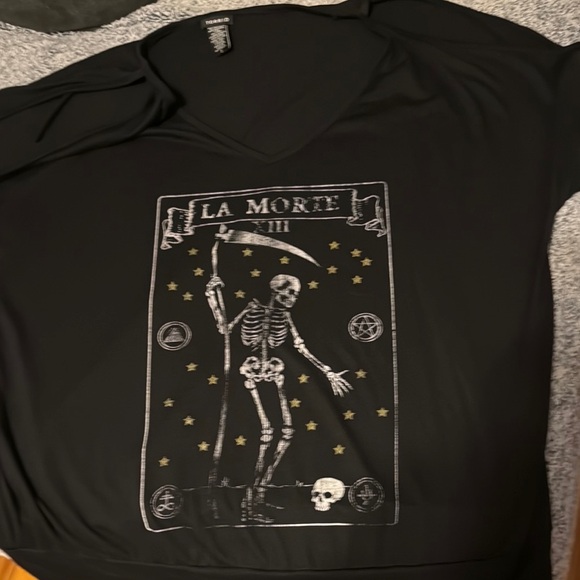 torrid Tops - Torrid sz 2 Black La Morte Skeleton Graphic Tee